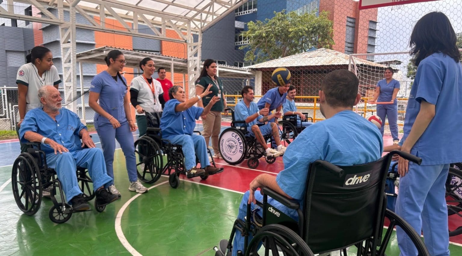 Imagen principal del artículo: Deporte adaptado acompaña la rehabilitación de 60 pacientes al mes en el Cenare