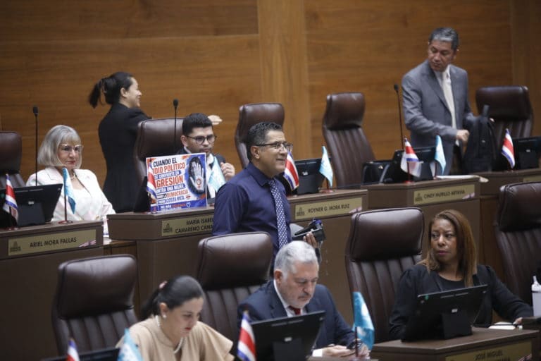 Jefe del PPSO minimiza marcha por la educación: "Ni siquiera tienen una idea de cómo se financia el FEES"