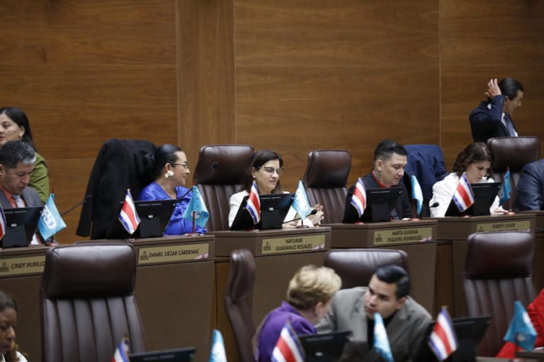 Diez oficialistas proponen que magistraturas suplentes sean nombradas sin participación de la Corte Suprema