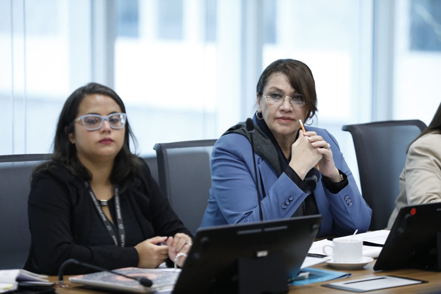 Imagen principal del artículo: Oficialismo propone quitarle potestades de fiscalización previa a la Contraloría