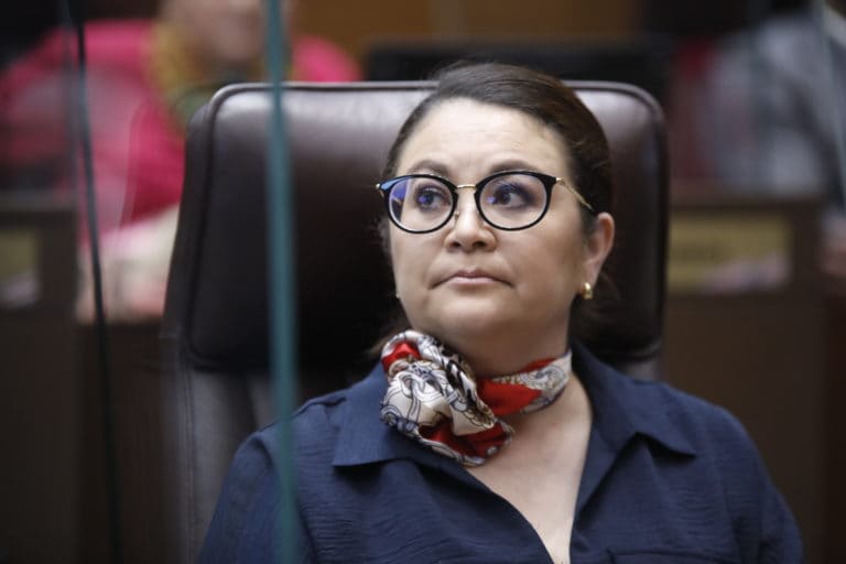 Oficialismo propone debilitar prohibición de hacer propaganda invocando motivos religiosos
