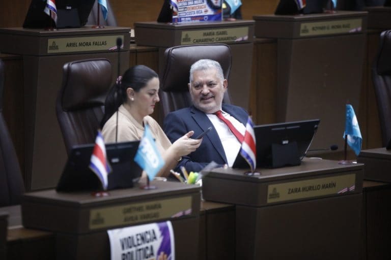 José Miguel Villalobos sorprende al Congreso al decir que coincide más con Lula que con Bolsonaro