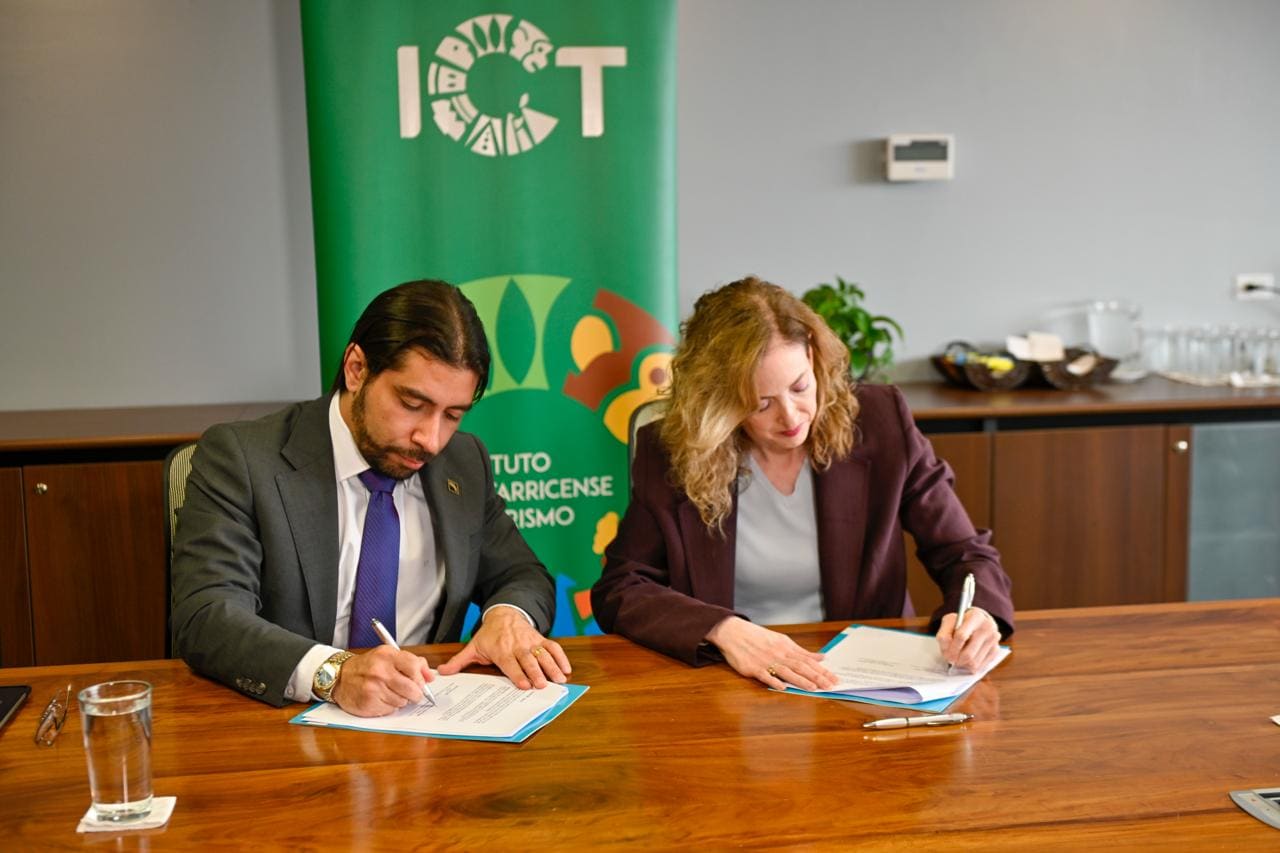 Imagen principal del artículo: Comex e ICT firman convenio para fortalecer la atención turística en Paso Canoas y Peñas Blancas