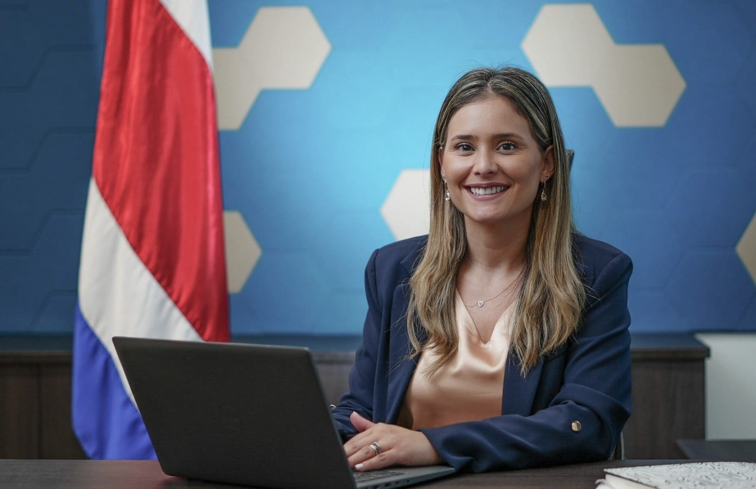 Imagen principal del artículo: María Fernanda Durán asume como viceministra de Planificación del MEP