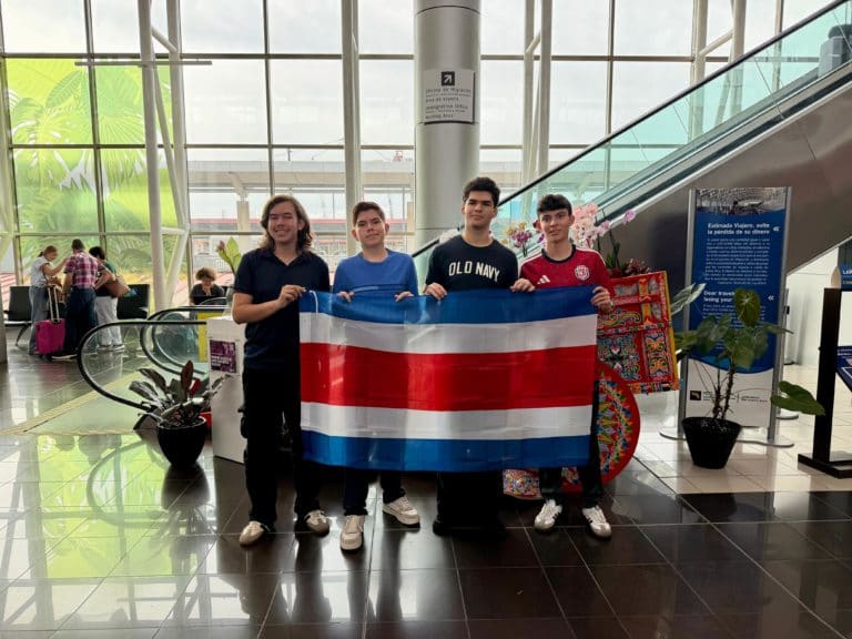 Cuatro estudiantes representan a Costa Rica en la Olimpiada Mundial de Informática