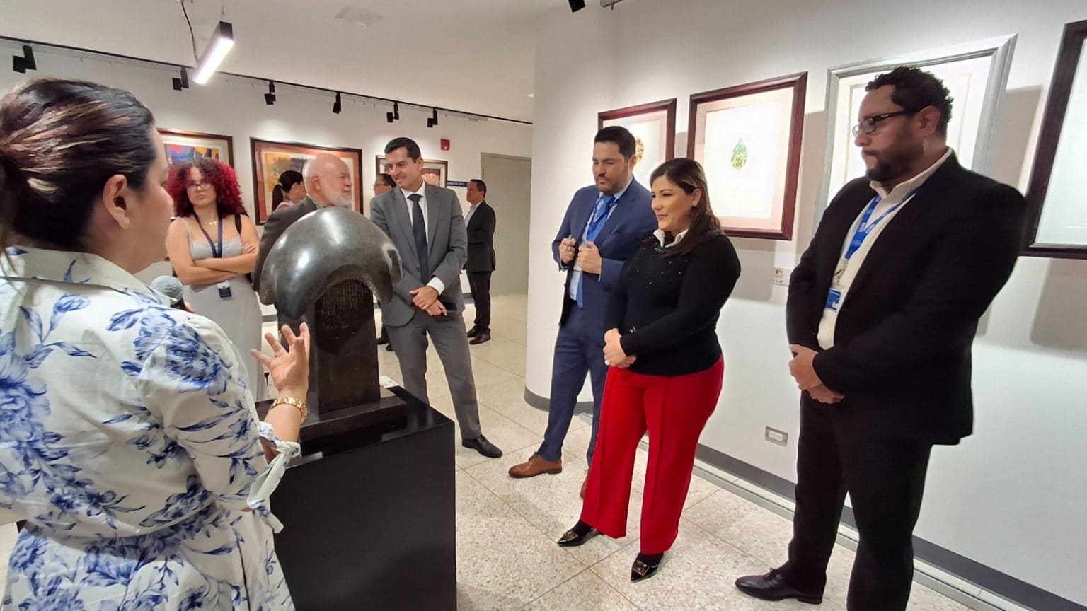 Imagen principal del artículo: CCSS invita a conocer exposición “Escenarios contemporáneos” en sus oficinas centrales