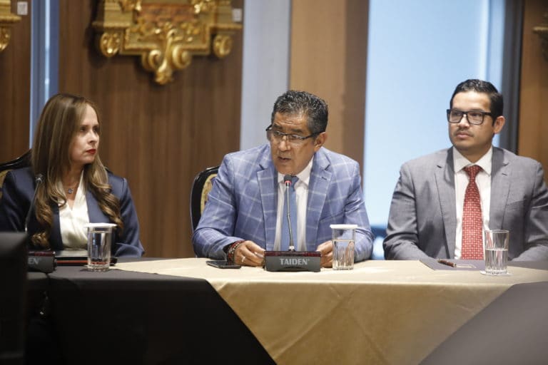Diputado oficialista propone agilizar destrucción de alcohol y cigarrillos decomisados