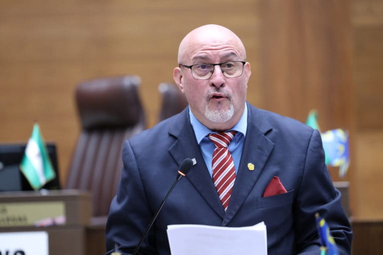 PLN propone eliminar límite de 25 años para inscribirse como costarricense por nacimiento