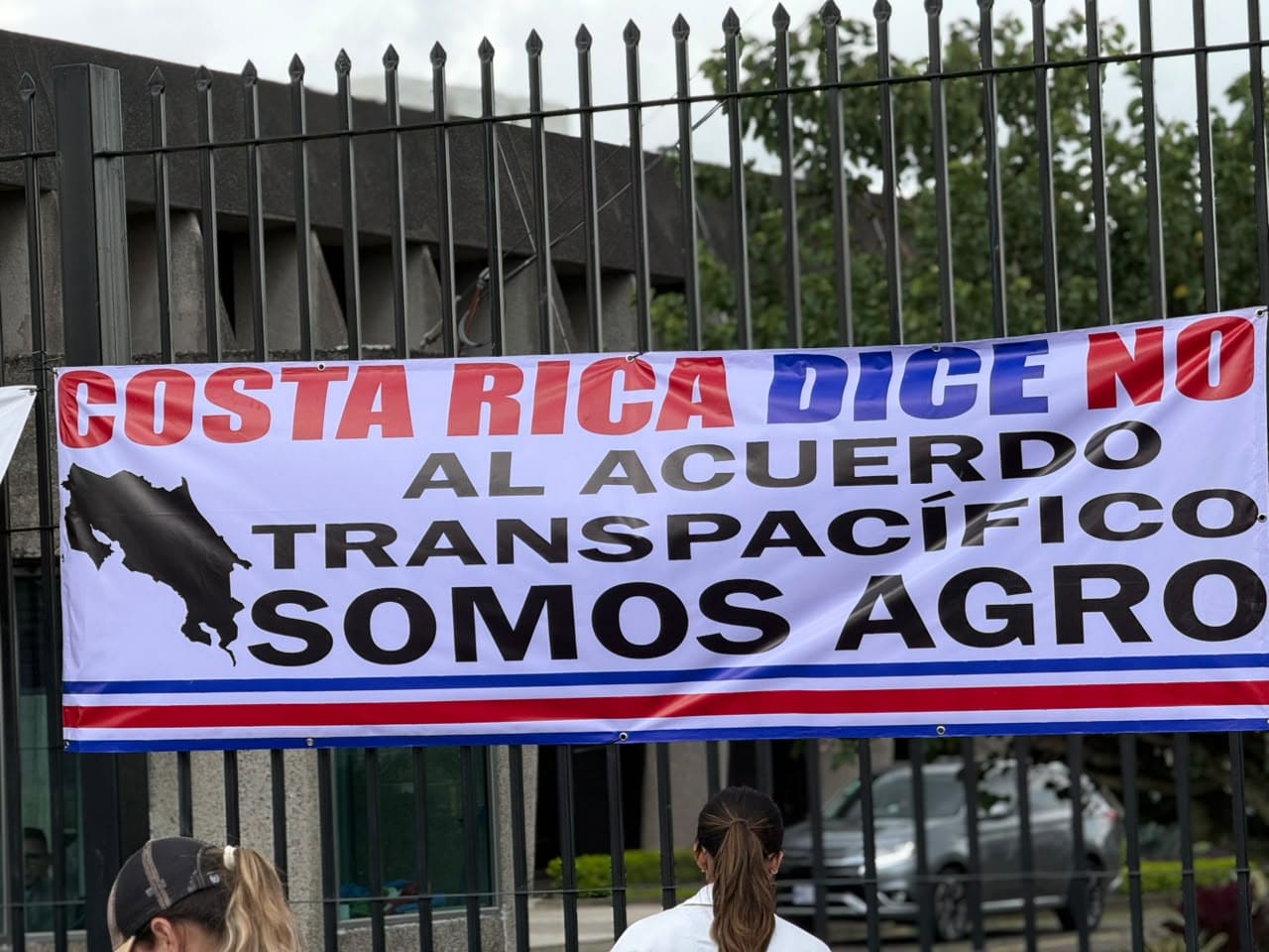 Imagen principal del artículo: Parlamento Cívico Ambiental celebra retiro del Acuerdo Transpacífico y respalda marcha del sector agropecuario el 3 de noviembre