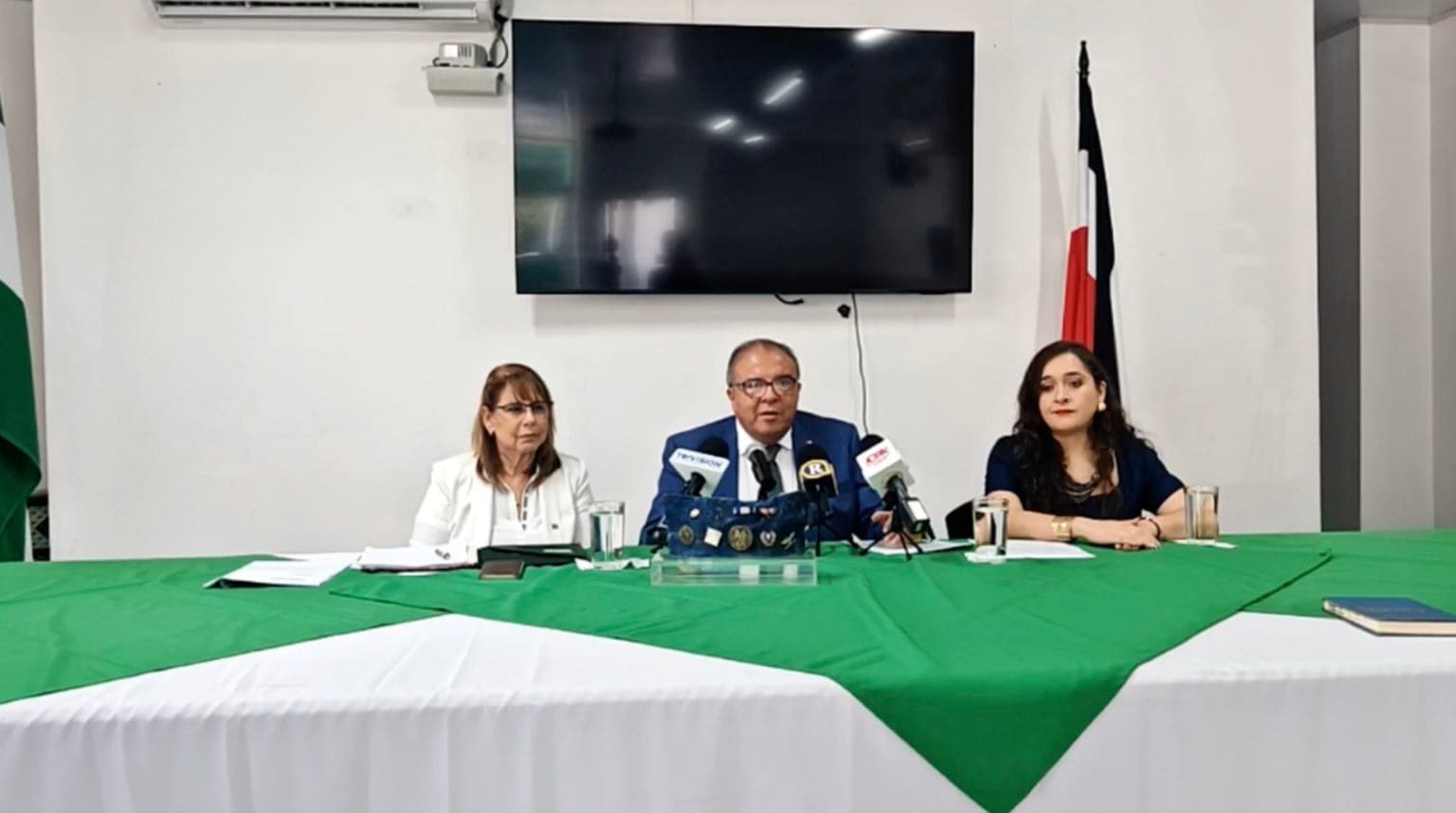 Imagen principal del artículo: PLN se desmarca de Don Stockwell y Hugo Barboza y ofrece abrir sus cuentas al escrutinio