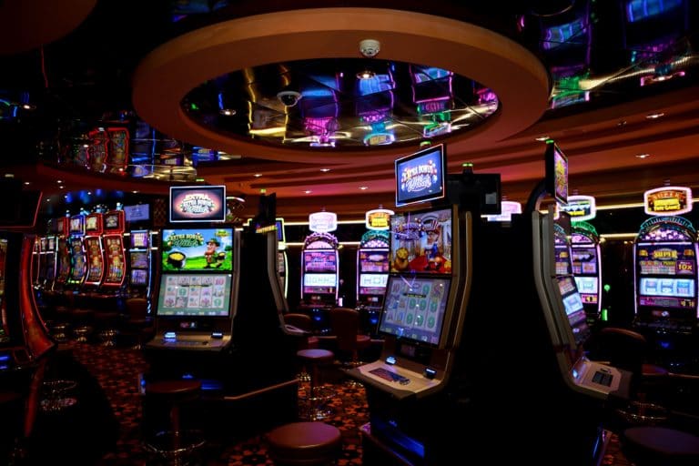Hacienda impone sanciones a casinos por ₡361,5 millones